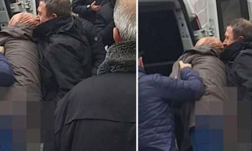 الشرطة التركية تتحرش بمتظاهرة محجبة