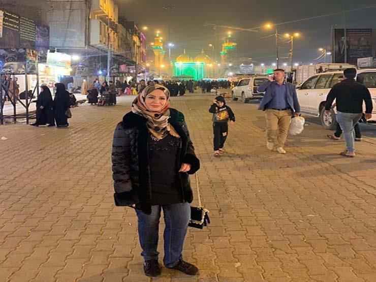 صور| إلهام شاهين بالحجاب في ضريح شيعي