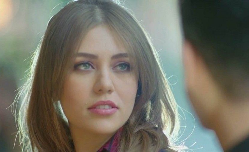 حقيقة وفاة والد الفنانة رحمة حسن - شاهد