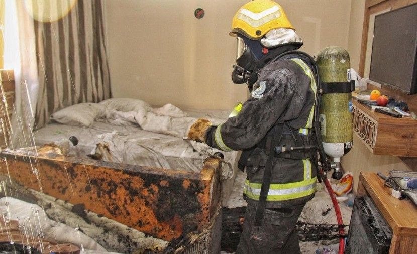 شاهد: إجلاء 700 معتمر إثر حريق داخل فندق في مكة المكرمة