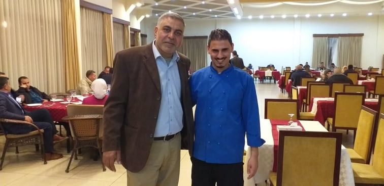 تراند اليوم : بالصور-في روتس غزة.. الطهاة الفلسطينيين والفرنسيين يعدان أطباق الحلوى الشهية ضمن أسابيع الطهي