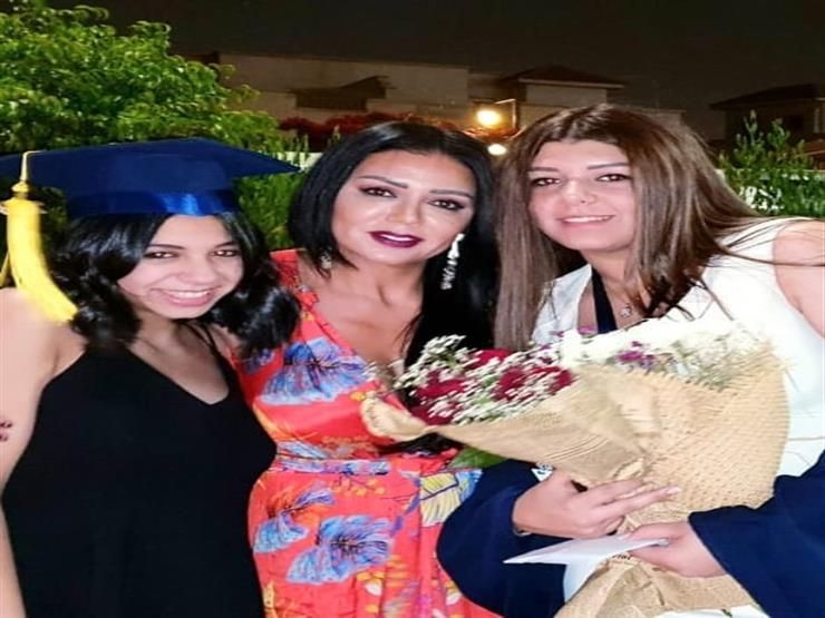 بالصور.. رانيا يوسف توجه رسالة لابنتها بعد تخرجها
