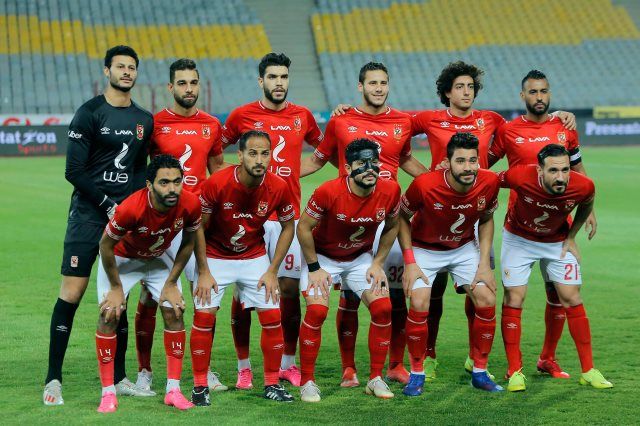 "هدف" الأهلي يجري جراحة ناجحة في عينه اليمني...