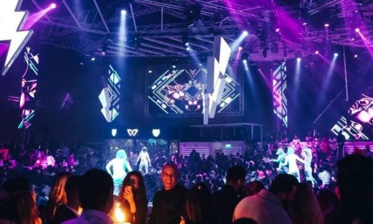 شاهد بالفيديو : ديسكو في جدة .. غضب عارم في السعودية بعد افتتاح أول ‘‘ملهى ليلي’’ تقدم فيه مشروبات.. شاهد ماذا يوجد بداخله (فيديو)