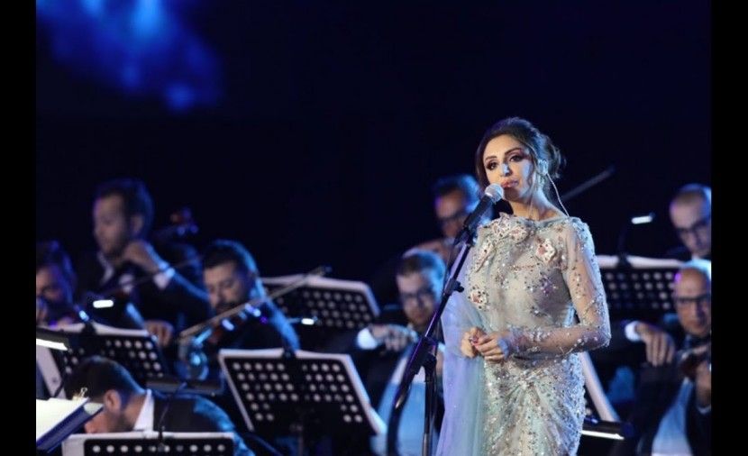 شاهد: انغام تتألق برفقة زوجها في صيف بالباحة بالسعودية