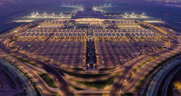 ماذا يحدث في عمان ؟؟ تحصينات ضخمة لمطار مسقط ترقبًا لهجوم الطائرات المسيّرة