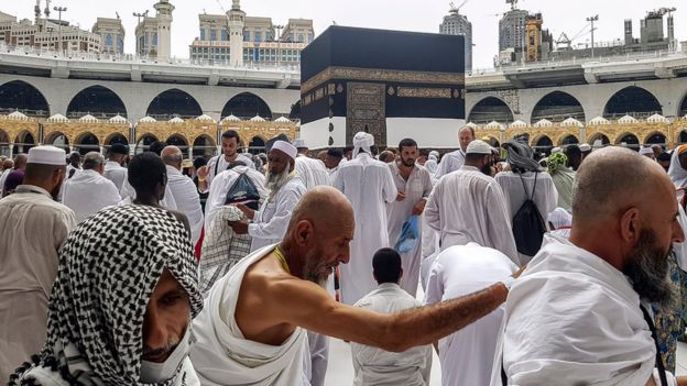 عاجـــل : السعودية تصدم الجميع وتعلن منع الحجاج القادمين من هذة الدولة دخول المملكة .. ليست قطر !!!