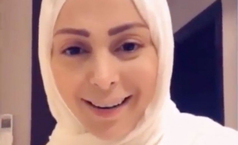 شاهد: السعودية تهدي مصحفاً لأمل حجازي