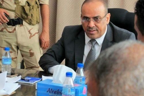 عدن تشتعل .. والميسري يعلن هروب ”الزبيدي وبن بريك” ويوجه دعوة لـ ”السيد القائد” ويؤكد : الأمور...