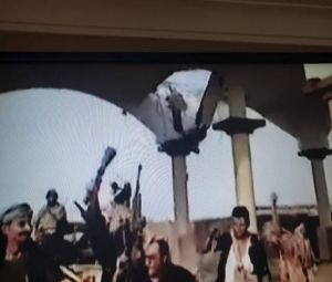 شاهد فيديو مرعب .. لحظة قصف الطيران الإماراتي للجيش الوطني في عدن