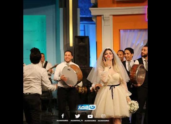 تراند اليوم : شاهد.. طليقة خالد يوسف تظهر بملابس النوم على الهواء...