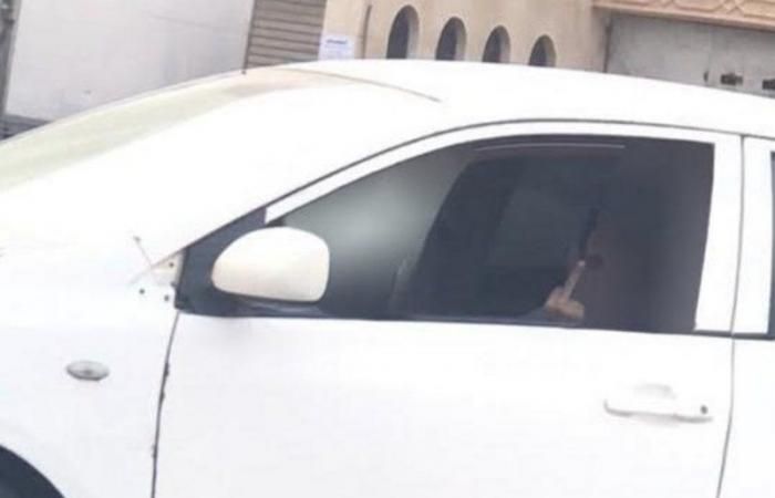 مصادر: إيقاف شاب قام بحركة غير لائقة تجاه فتاة