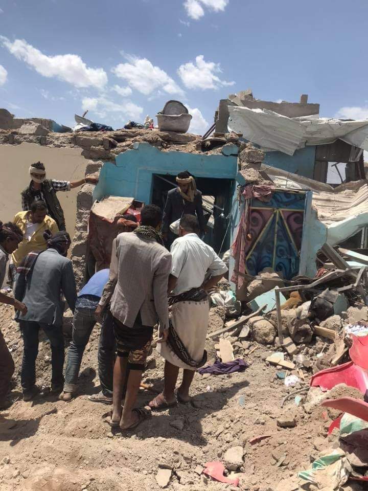 عاجل : " "انفراد "....أسماء شهداء أسرة الحالمي في الفاخر بالضالع الذي جرى قصفهم من طيران التحالف بينهم نساء وأطفال