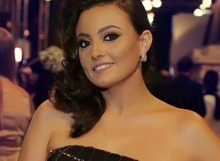 بشرى تدافع عن رانيا يوسف: «لبسها كويس»