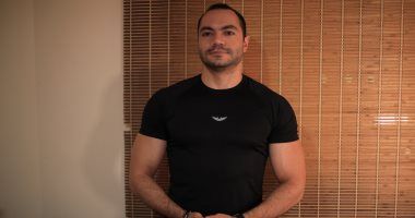 كيف نطرد الطاقة السلبية في مكان العمل الذي نجلس به؟..استشاري الطاقة الحيوية أحمد شعبان يوضح