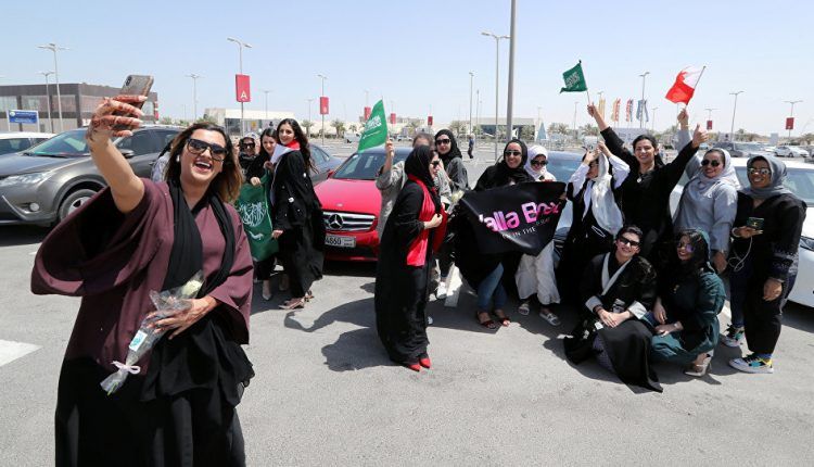 شاهد الفيديو الذي سيقلب الطاولة بالخليج .. فتيات السعودية للرقص والعري بالشوارع العامة من أجل هيئة الترفيه !! (تفاصيل)