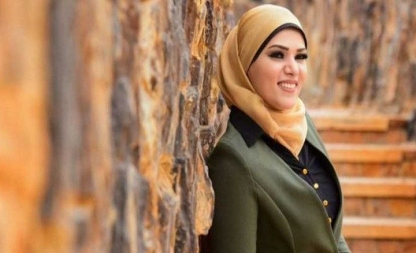 شاهد: نجمة "ذا فويس" تنزع حجابها وتثير السخط بين جمهورها