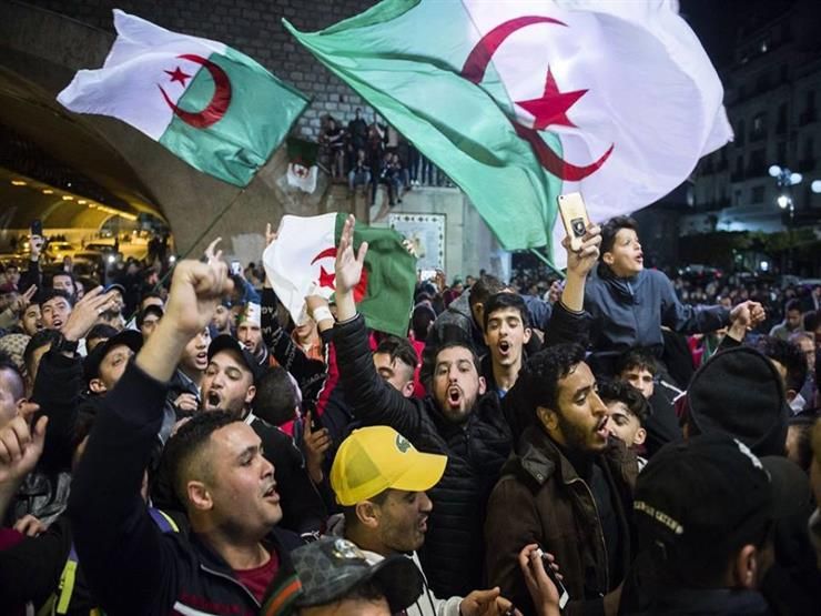 اعتقال عدد من المتظاهرين في احتجاجات ليلية بالجزائر