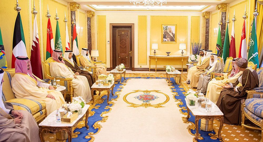 ورد الان : وفد قطري رسمي يصل السعودية تزامنا مع "أنباء المصالحة" ( ماذا يحدث )