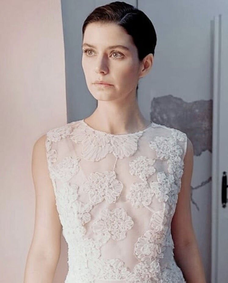 بيرين سات عارية بدون ملابس داخلية؟.. وانتقادات لاذعة