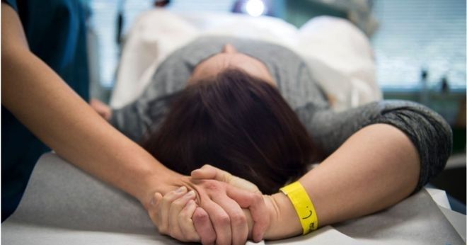 في مكة المكرمة وللمرة الثانية .. صور لا تُصدّق: ضبط نساء في منزل يُجهضن أجنتنهنّ!