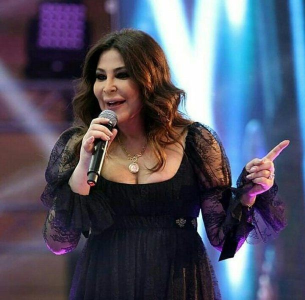 المطربة اللبنانة "اليسا" تباغت الجميع وتصعق كل الاماراتيين وتمسح بكرامة الداعية الاماراتي الشهير وسيم يوسف البلاط وتمرغ انفه في التراب..لن تصدق ماذا قالت اليسا