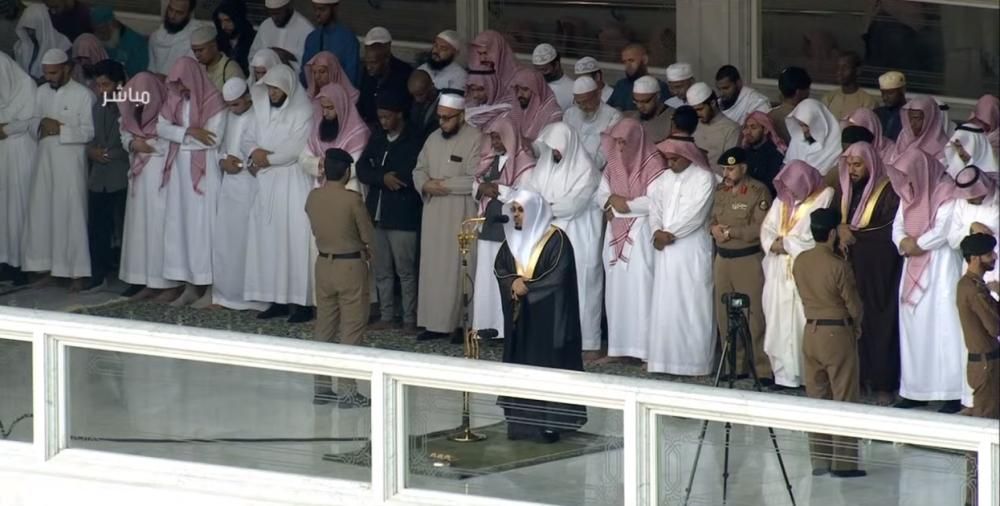 بالصور | آلاف يشهدون الكسوف الحلقي عند جبل الأربع شرق الأحساء
