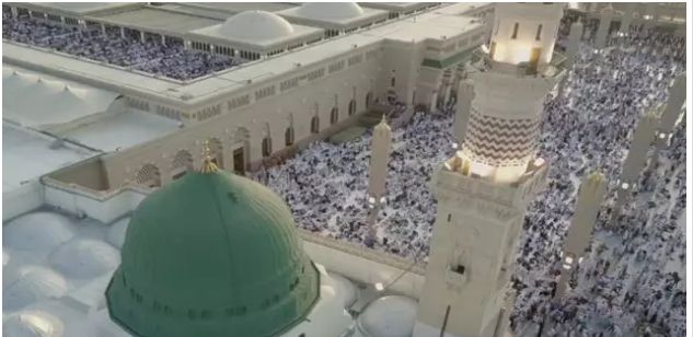 شاهد بالفيديو: مدينة رسول الله تنتفض في وجه تركي آل الشيخ وخطبة نارية بـ "المسجد النبوي" تتهمه بمحاربة الله وتسويق الانحلال في السعودية(فيديو جريء جدا )