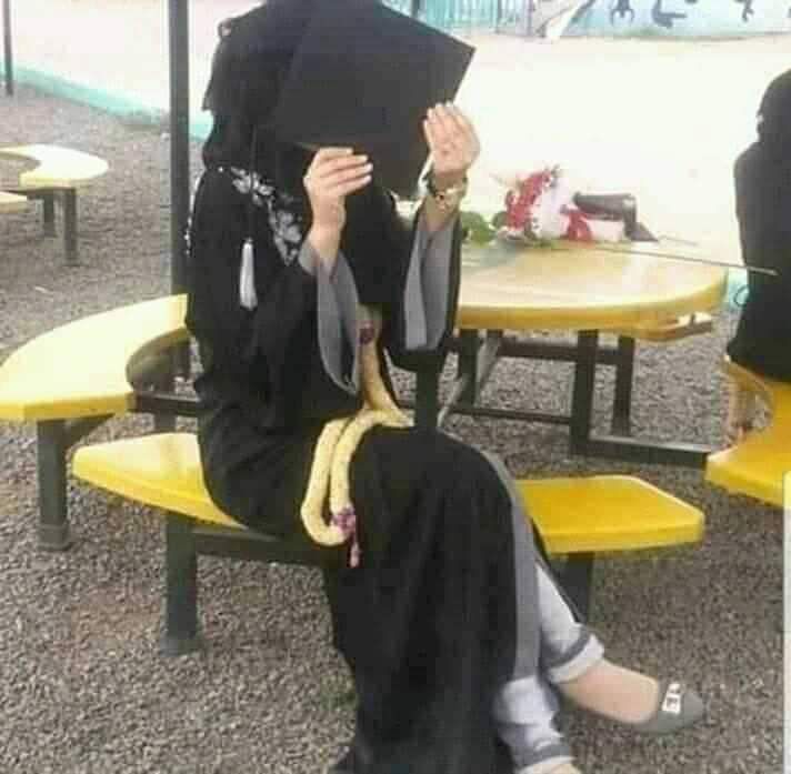 صدمة للجنوبيين..مراهقة جنوبية في غاية الحسن والجمال تتعرض لعمل فاضح ومحرم شرعا من شاب هائج وعندما تدخل اقاربها لانقاذها وقعت الكارثة التي لم يتوقعها أحد 