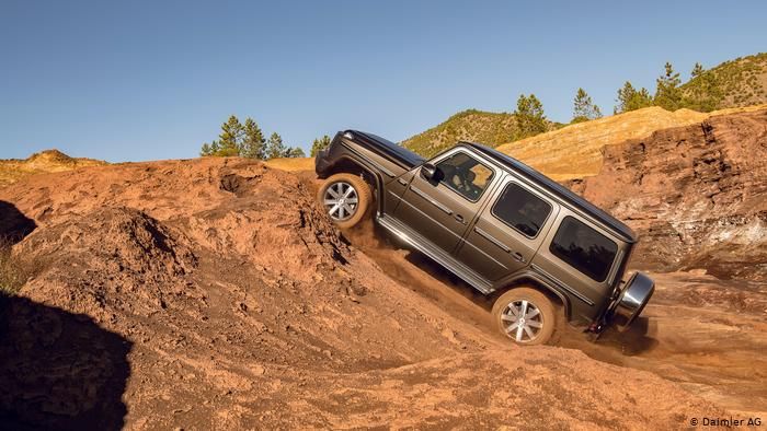 رجل ثري ومشهور اشترى اروع سيارة بمبلغ خرافي لكن الاغرب هو مافعله بتلك السيارة الفاخرة وكيف تخلص منها ( لن تصدق ماذا فعل ) 