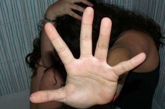 ورد للتو..فتيات جنوبيات في عمر الزهور يتعرضن للعلاقة الاثمة بالاكراه في هذه المدينة العربية.. وابناء الجنوب يجن جنونهم وغليان في كل المحافظات الجنوبية 