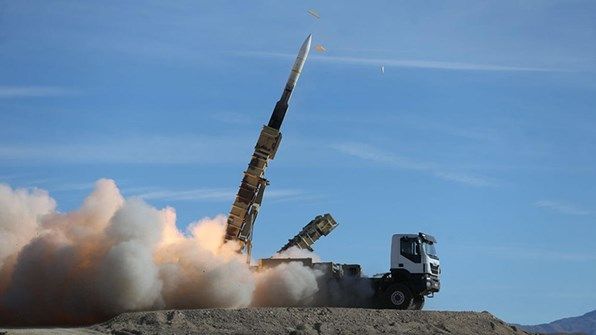 عاجل : إيران تعلن قصف القواعد الأمريكية في السعودية والإمارات وأمريكا ترد فورًا.. ماذا يحدث الآن؟