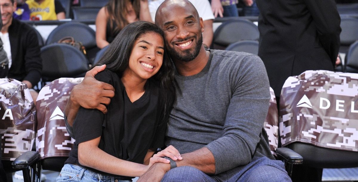 مقتل لاعب السلة كوبي براينت وابنته بحادث مأساوي.. وهذه آخر تغريداته!