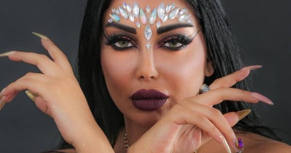 الفنانة رولا يموت تنشر صورا فاضحة .. كشفت عن مناطقها الحساسة وقالت شاهدو الطبيعي .. شاهد الصور