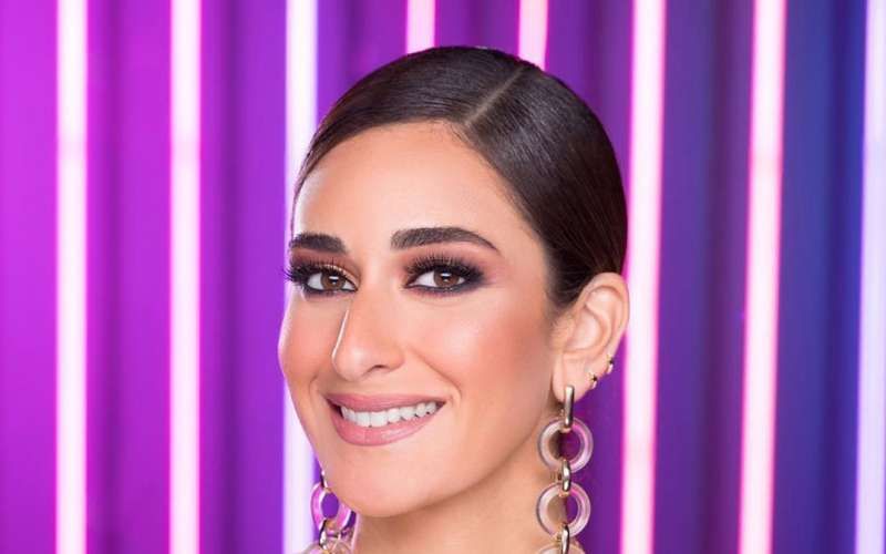 بالصور.. تعرف على خطيب الفنانة أمينة خليل