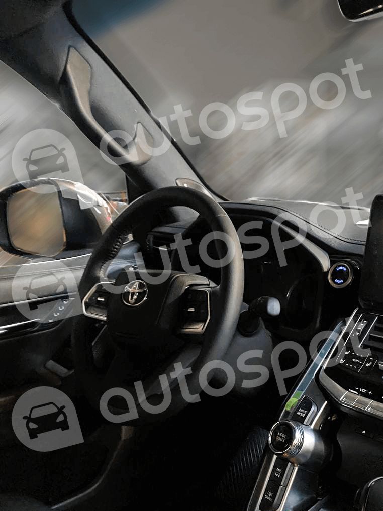 بالصور .. تويوتا لاندكروزر 2022 الجديدة كلياً تظهر بالكامل