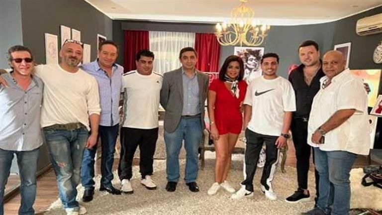 سمية الخشاب ورانيا يوسف يحتفلان بانطلاق تصوير فيلم "التاروت"