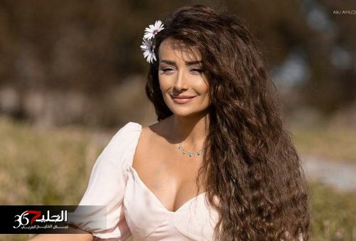 شاهد – بطلة مسلسل ”باب الحارة“ النجمة كندة حنا تتصدر تيك توك بفيديو فاضح