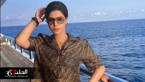 فيديو مسرب للفنانة شمس الكويتية وهي تقوم بخلع ملابسها في حمام السباحة ..اتفرج