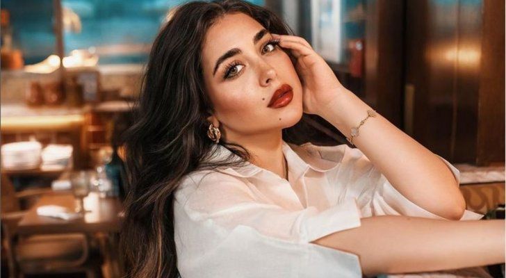 هيا مرعشلي تفجّر تعليقا مستفزا على احتشام الأميرات بزفاف الحسين والسعودية رجوة