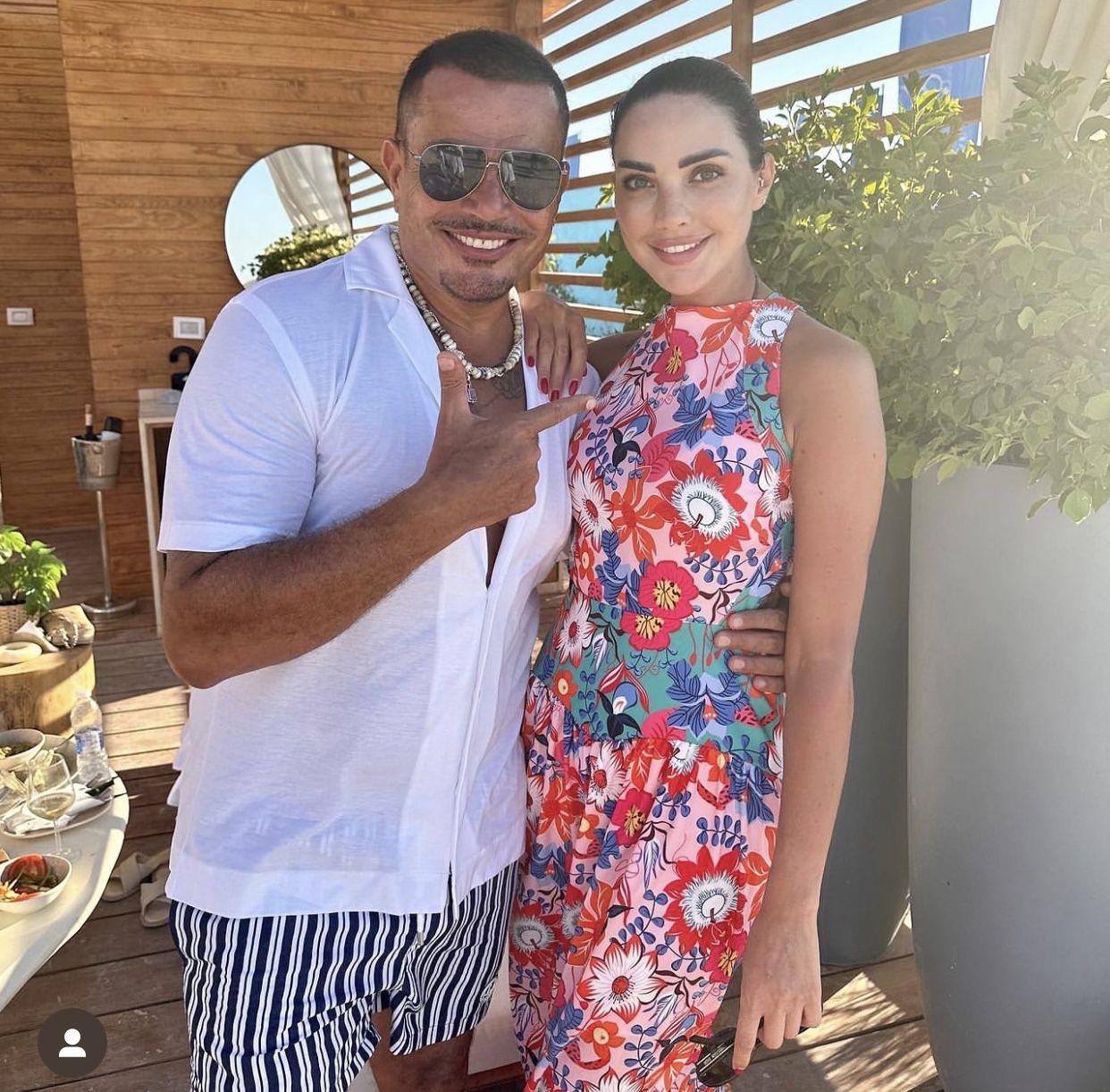 قُبلة عمرو دياب وداليدا خليل تشعل إنستجرام.. والجمهور: "فترة ويتركك"