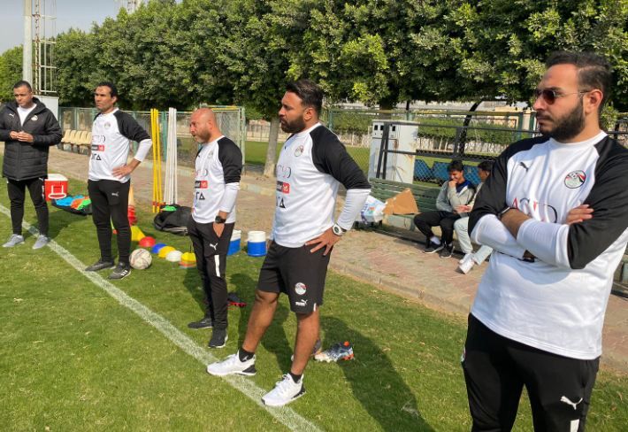 منتخب الشباب يخوض مرانه باستاد القاهرة .. وتقسيمة بين اللاعبين
