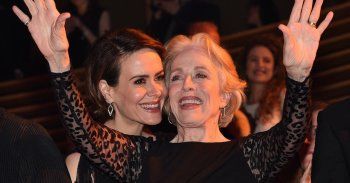 زوجة آرون تايلور تكبره بـ 23 عاماً وفارق العمر بين نيك جوناس وبريانكا شوبرا ليس كما تتوقعون