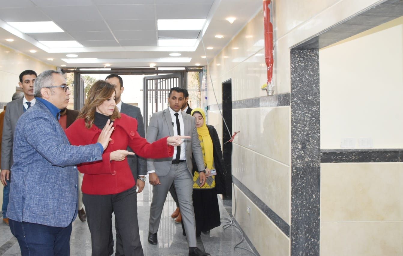 بشائر العام الجديد.. وزيرة الثقافة تتفقد أعمال تطوير ورفع كفاءة قصر ثقافة حلوان تمهيدًا لافتتاحه