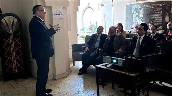 اجتماع موسع بين ممثلي الثقافة والتجارة والصناعة لمناقشة التعاون وسُبل تسويق منتجات الحرف التراثية