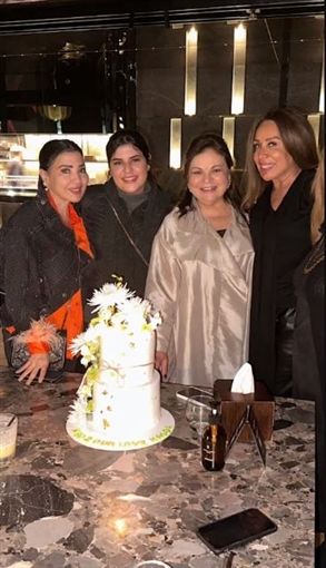 بالفيديو – الظهور الأول لابنة ماجدة زكي وكمال أبو رية في عيد ميلاد والدتها