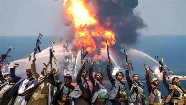 عاجل| اشتباكات عنيفة في البحر الأحمر بين الحوثيين وسفينة حربية أمريكية