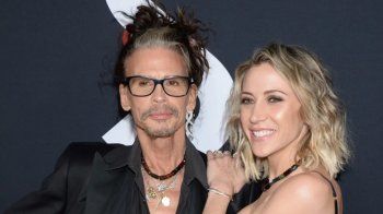 زوجة آرون تايلور تكبره بـ 23 عاماً وفارق العمر بين نيك جوناس وبريانكا شوبرا ليس كما تتوقعون