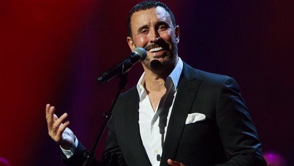 لهذا السبب.. اقتحم الطفل الصغير حفل كاظم الساهر (صور)