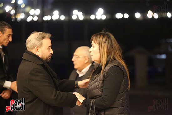حمادة هلال وأحمد جمال وسعد الصغير بعزاء والدة الموزع أحمد عادل.. صور